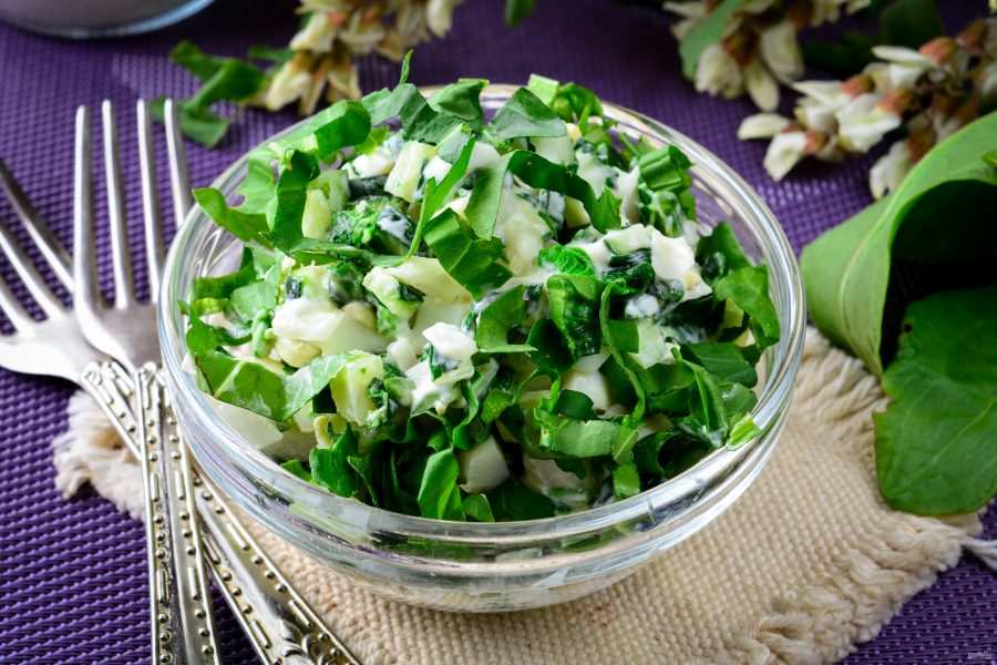 Зеленый салат "Авир" со сметаной