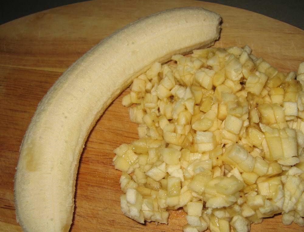 Банан нарезанный кубиками