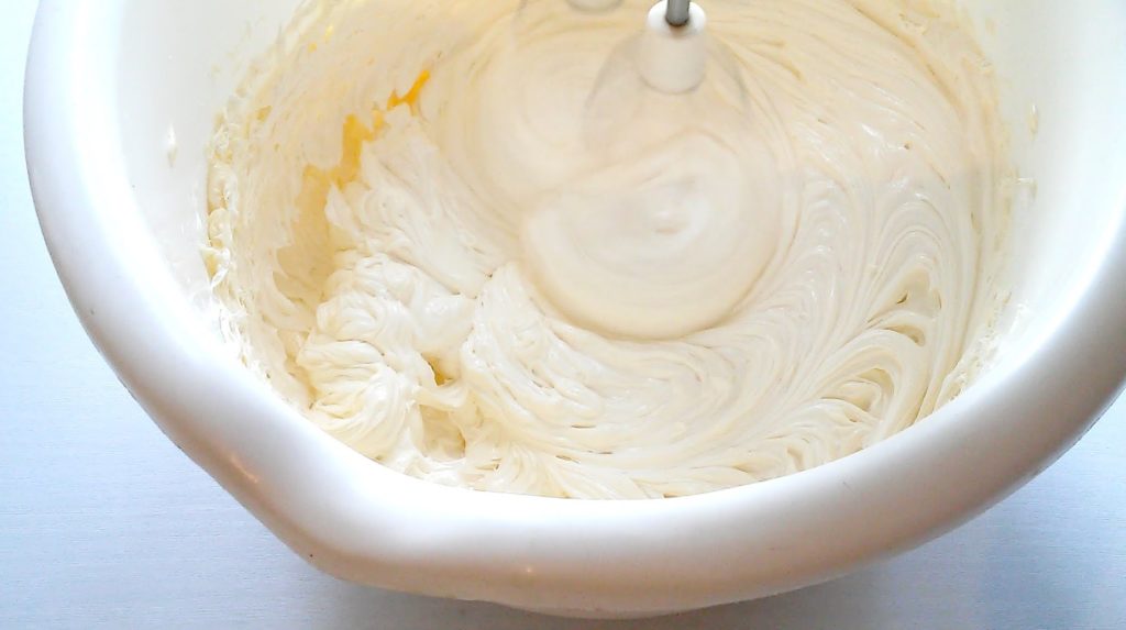 Масляный основной крем на молоке и яйцах (шарлотт)