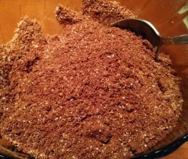 Крошка песочная с орехами и какао-порошком