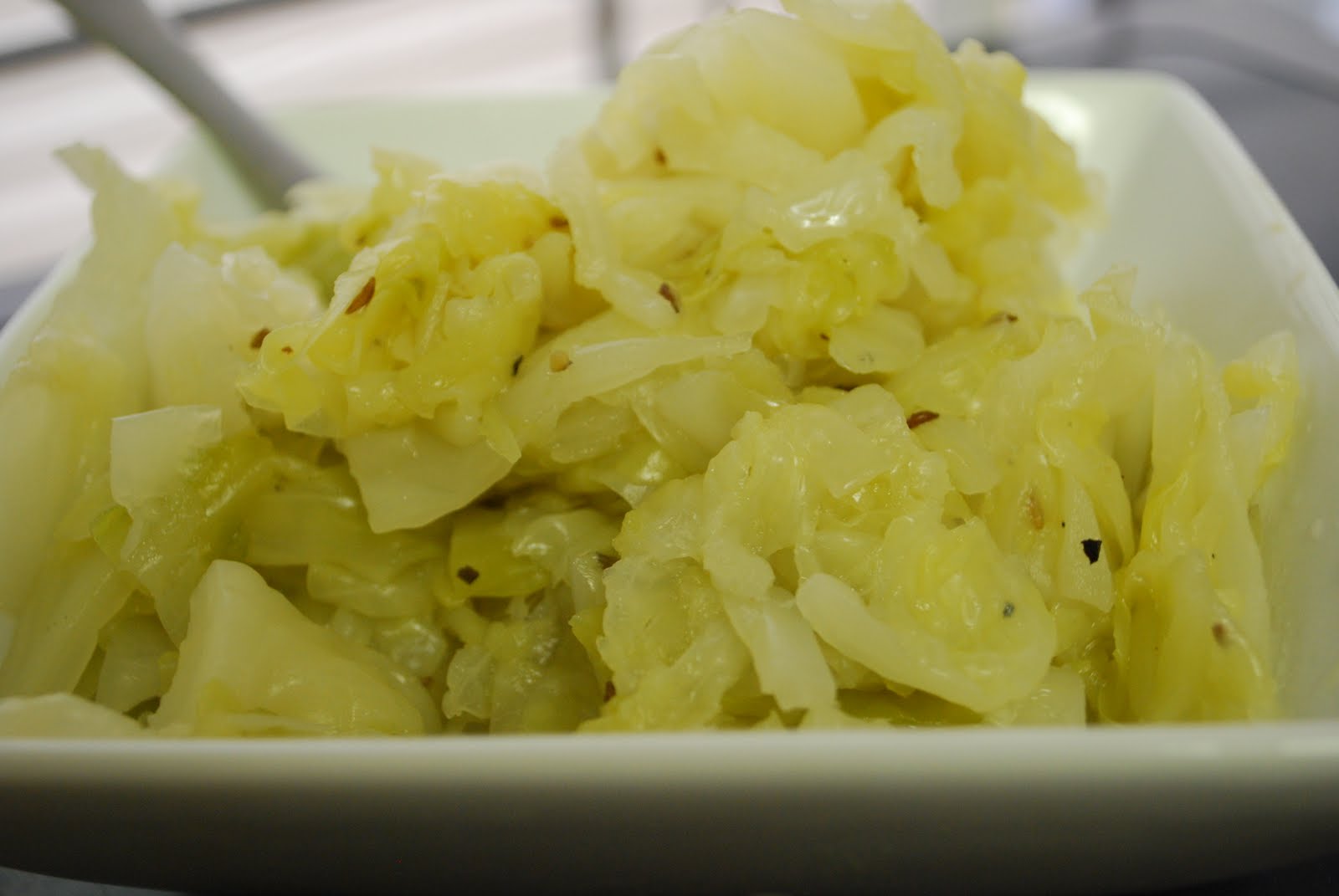 Салат с капустой и растительным маслом