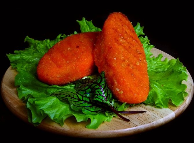 Шницель из моркови, творога и изюма