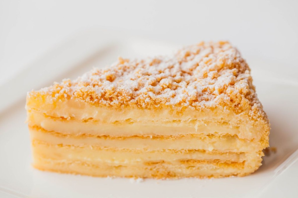 Как приготовить дома вкусный торт Наполеон: подробный рецепт