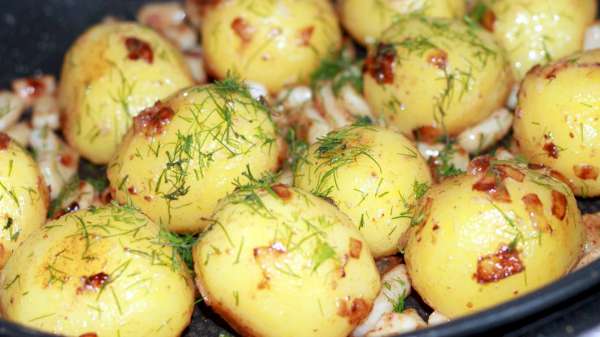 Картофель с грибами запеченный в духовке