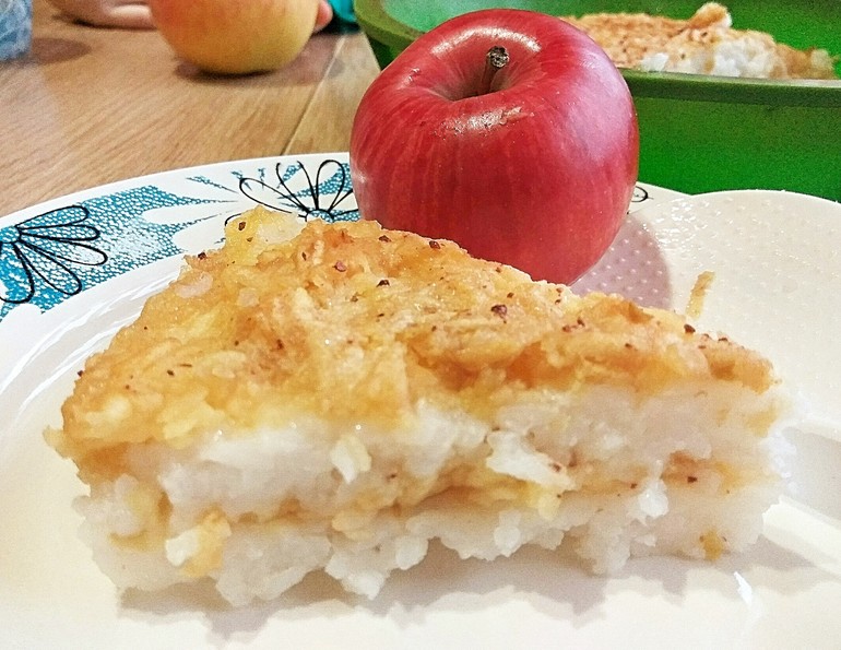 Запеканка пшенная или рисовая с яблоками