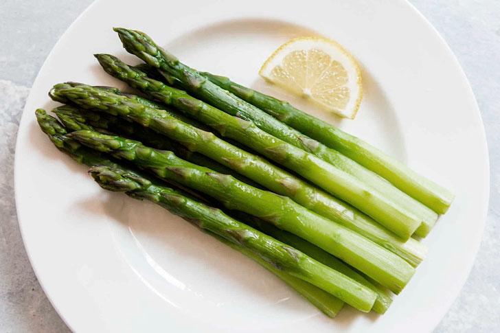 Зеленая спаржа за 10 минут – кулинарный рецепт
